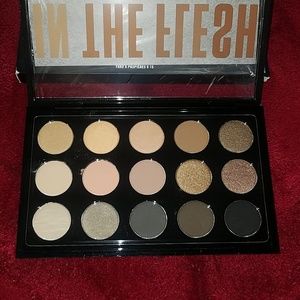 MAC in the flesh palette
